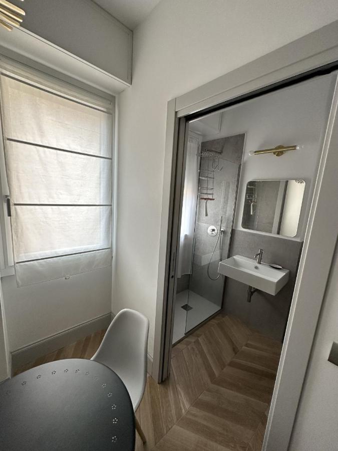 Place - Piazza V Giornate In The Center- Wifi - Netflix Appartement