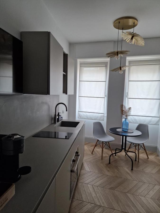 Place - Piazza V Giornate In The Center- Wifi - Netflix Appartement *